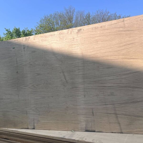 Damaged Stock 19mm Oak Veneered MDF 2 Sides Crown Cut A/B Grade 2440mm x 1220mm (8' x 4')