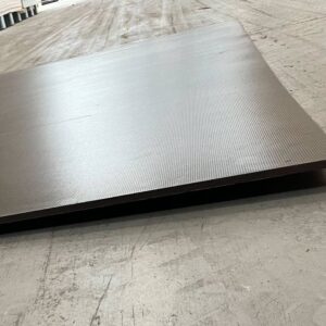 12mm EucalyptusPoplar Core Anti Slip Mesh Phenolic Faced Film bowed 1