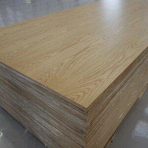 19mm Lacquered Oak Veneered MDF 2 Sides Crown Cut-4