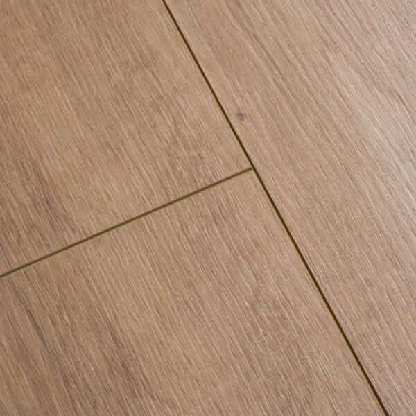 8mm Laminated Flooring Glamour Oak 1331mm x 194mm (2,07m2 Pack)