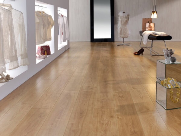 8mm Laminated Flooring Retro Oak 1331mm x 194mm (2,07m2 Pack)