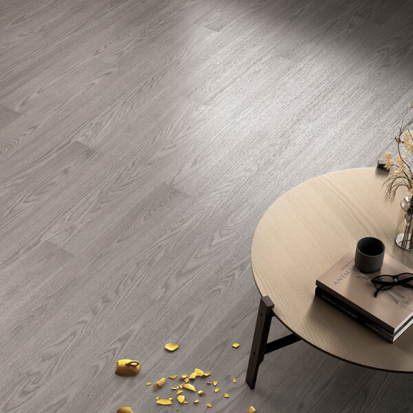 8mm Laminated Flooring Silver Sovereign Oak 1310mm x 132mm (1,73m2 Pack)