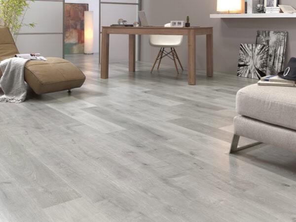 8mm Laminated Flooring Taupe Oak 1331mm x 194mm (2,07m2 Pack)