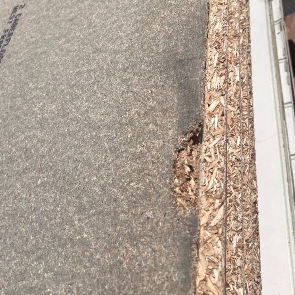 Damaged Stock 18mm Caberfloor P5 Tongue And Groove Moisture Resistant Chipboard Flooring TG4E 2400mm x 600mm (8' x 2') FSC®