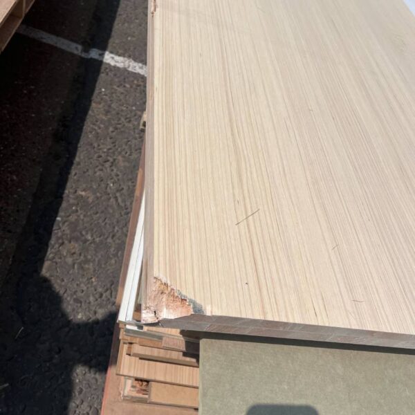 Damaged Stock 44mm FD30 Plywood EV Faced Lightweight Solid Door Blank Unlipped 2135mm x 915mm (7′ x 3′)