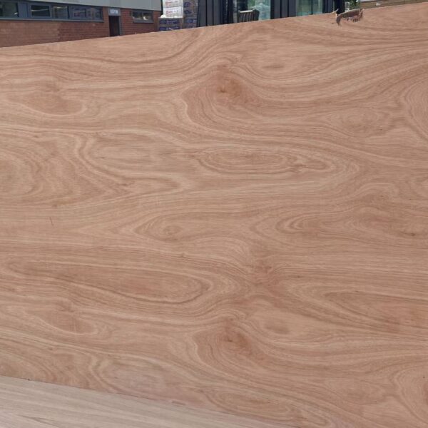 Damaged Stock 5.5mm Eucalyptus Throughout Premium Hardwood Plywood B/BB 2440mm x 1220mm FSC®