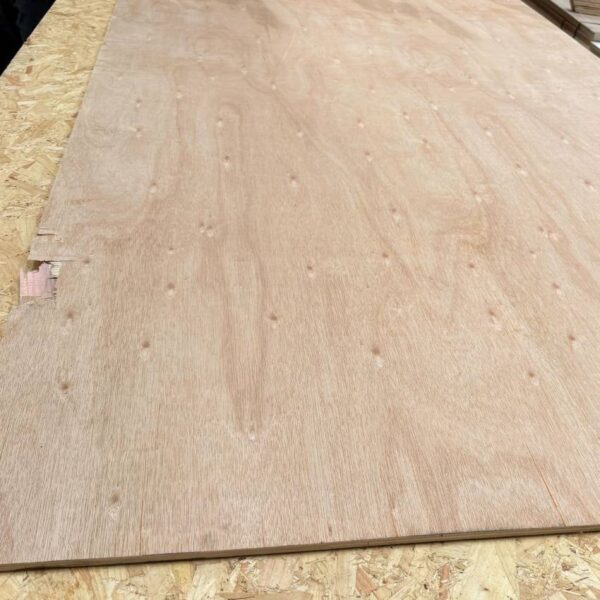 Damaged Stock 9mm Chinese Eucalyptus Face Poplar Core External Grade Plywood B/BB CE2+ 2440mm x 1220mm (8′ X 4′)
