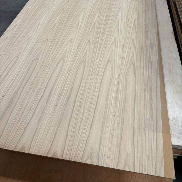 Damaged Stock 19mm Oak Veneered MDF 2 Sides Crown Cut A/B Grade 2440mm x 1220mm (8' x 4')
