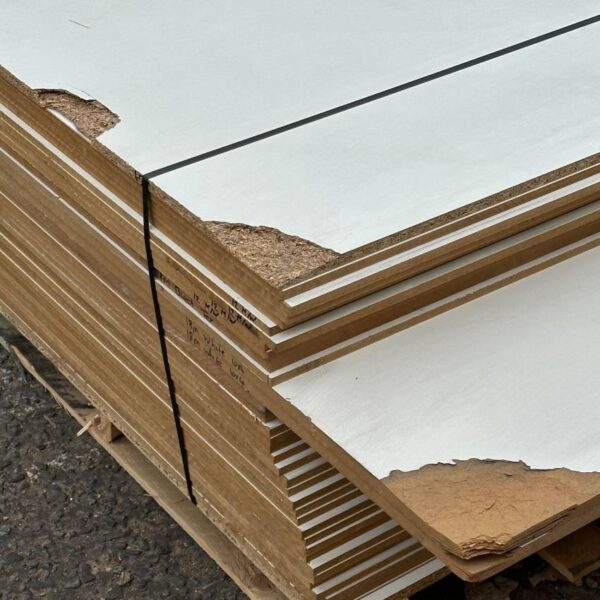 Damaged Stock MIX Selection White Melamine MDF/CHIP 2 Sides 2440mm x 1220mm (8' x 4') Pack of 34