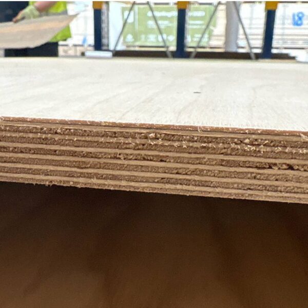 Damaged Stock 18mm Birch Plywood Throughout BB/WG 2440mm x 1220mm (8′ x 4′)