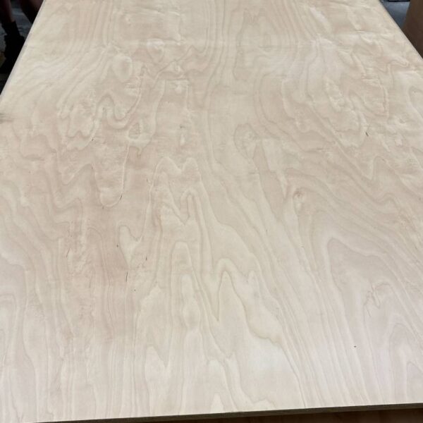 Damaged Stock 18mm Birch Plywood Throughout BB/WG 2440mm x 1220mm (8′ x 4′)